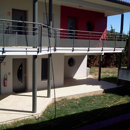 Logis Hotels - Hotel Et Restaurant Le Relais Des Garrigues Grisolles  Exterior photo