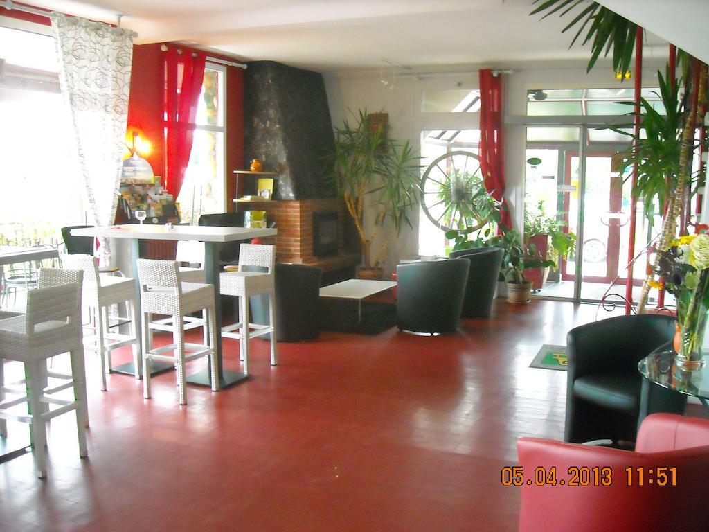 Logis Hotels - Hotel Et Restaurant Le Relais Des Garrigues Grisolles  Exterior photo