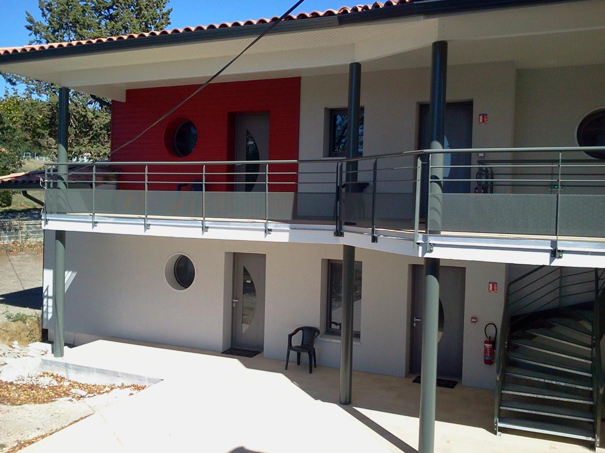 Logis Hotels - Hotel Et Restaurant Le Relais Des Garrigues Grisolles  Exterior photo